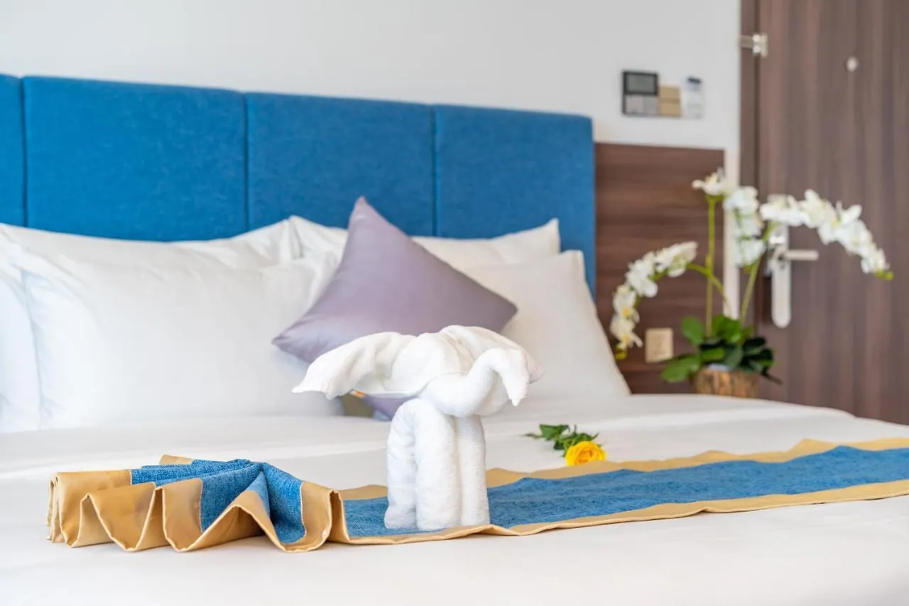 Grand Gold Beach Hotel & Spa Da Nang 4*,  Vietnam