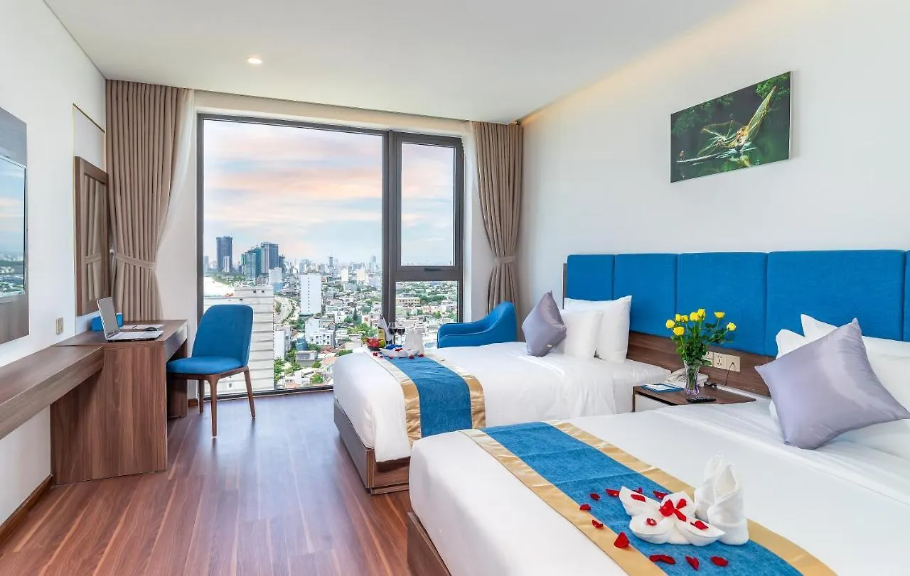 Grand Gold Beach Hotel & Spa Da Nang 4*,