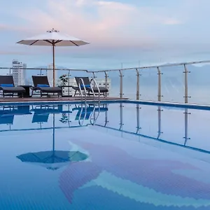 Sunny Ocean & Da Nang