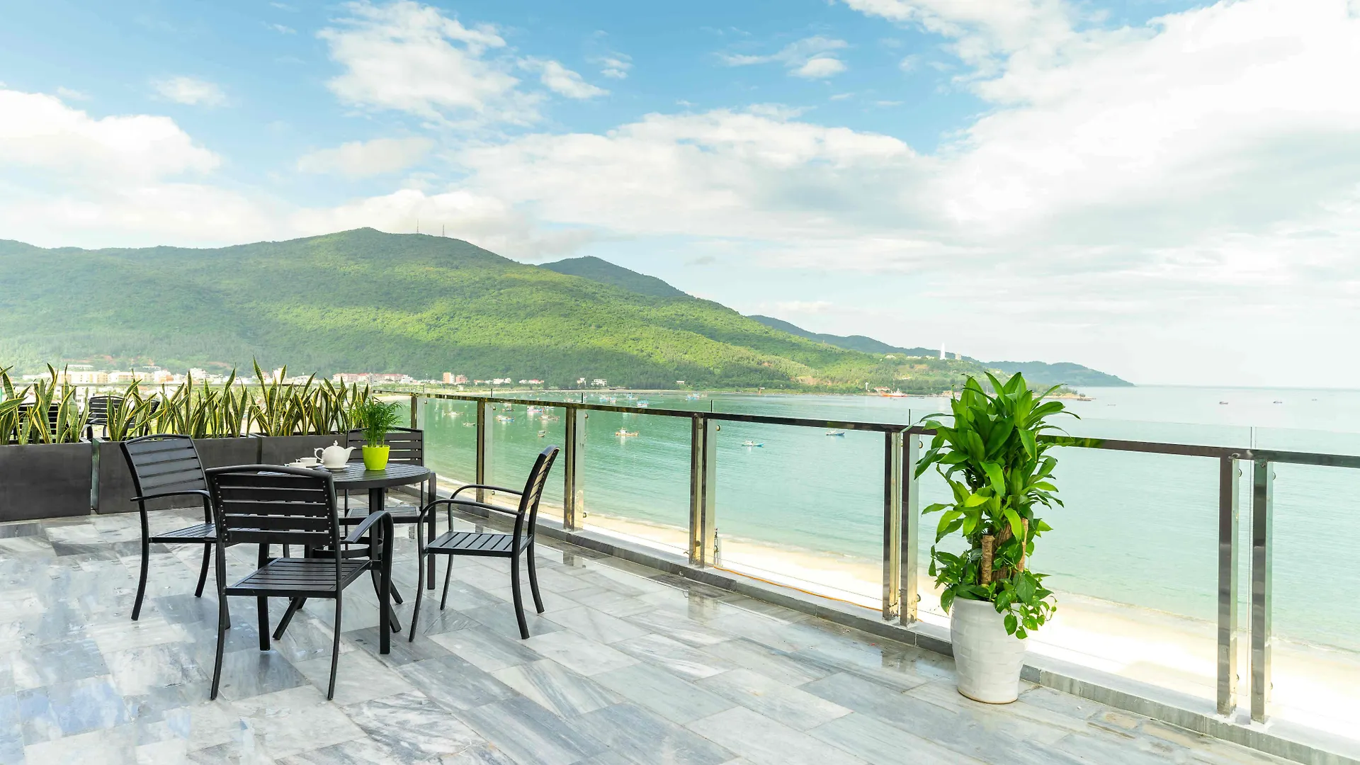Grand Gold Beach Hotel & Spa Đà Nẵng Vietnám