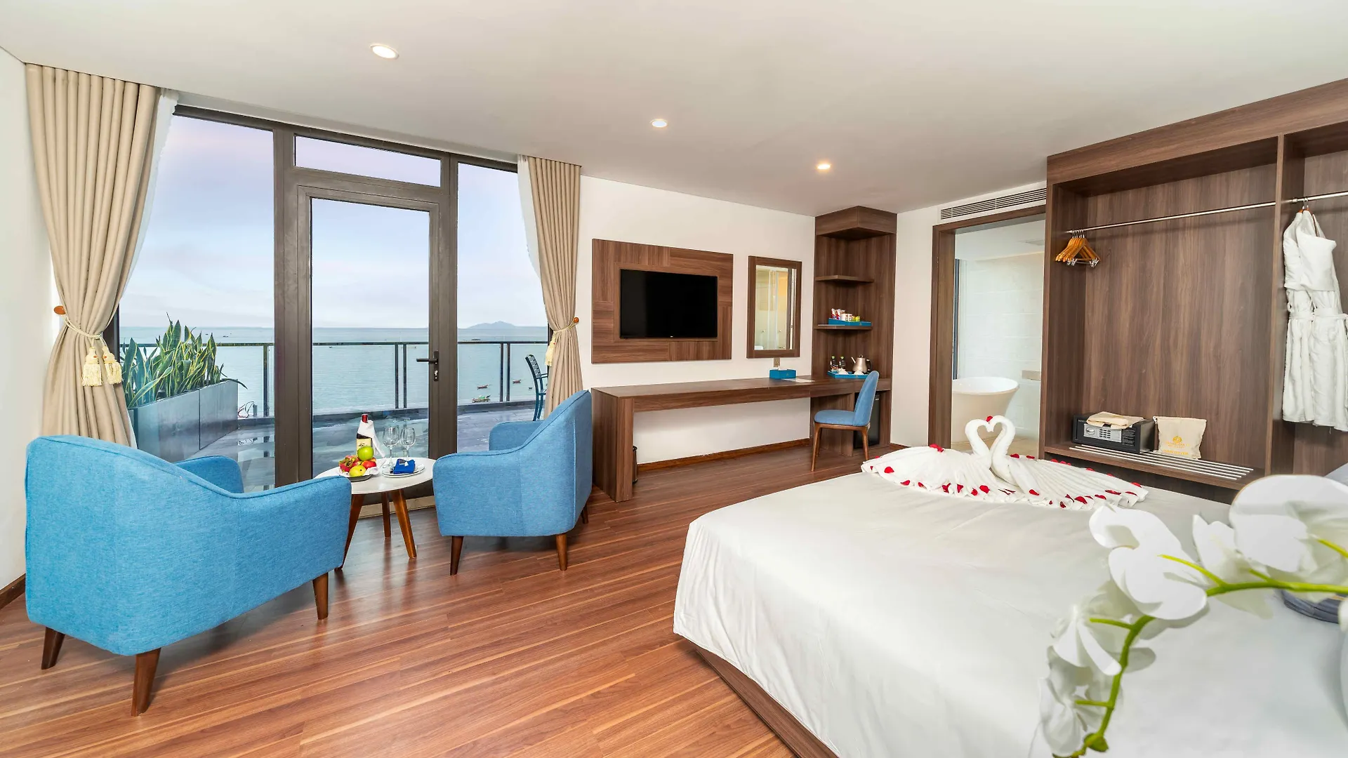 Grand Gold Beach Hotel & Spa Đà Nẵng