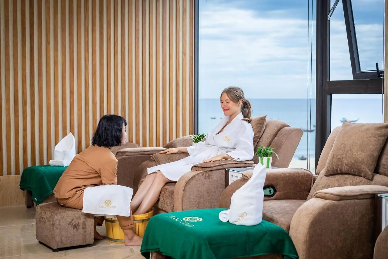 Grand Gold Beach Hotel & Spa Đà Nẵng 4*,  Vietnám